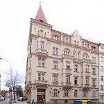 Blueground Vinohrady Balcony Nr Riegrovy Sady Prg-89