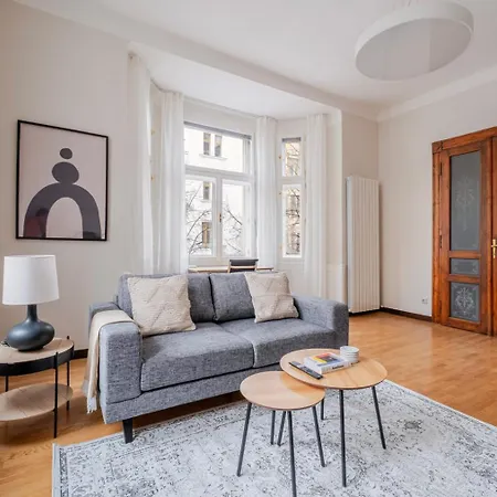 Blueground Vinohrady Balcony Nr Riegrovy Sady Prg-89 Prag