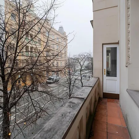 Blueground Vinohrady Balcony Nr Riegrovy Sady Prg-89 Lejlighed *